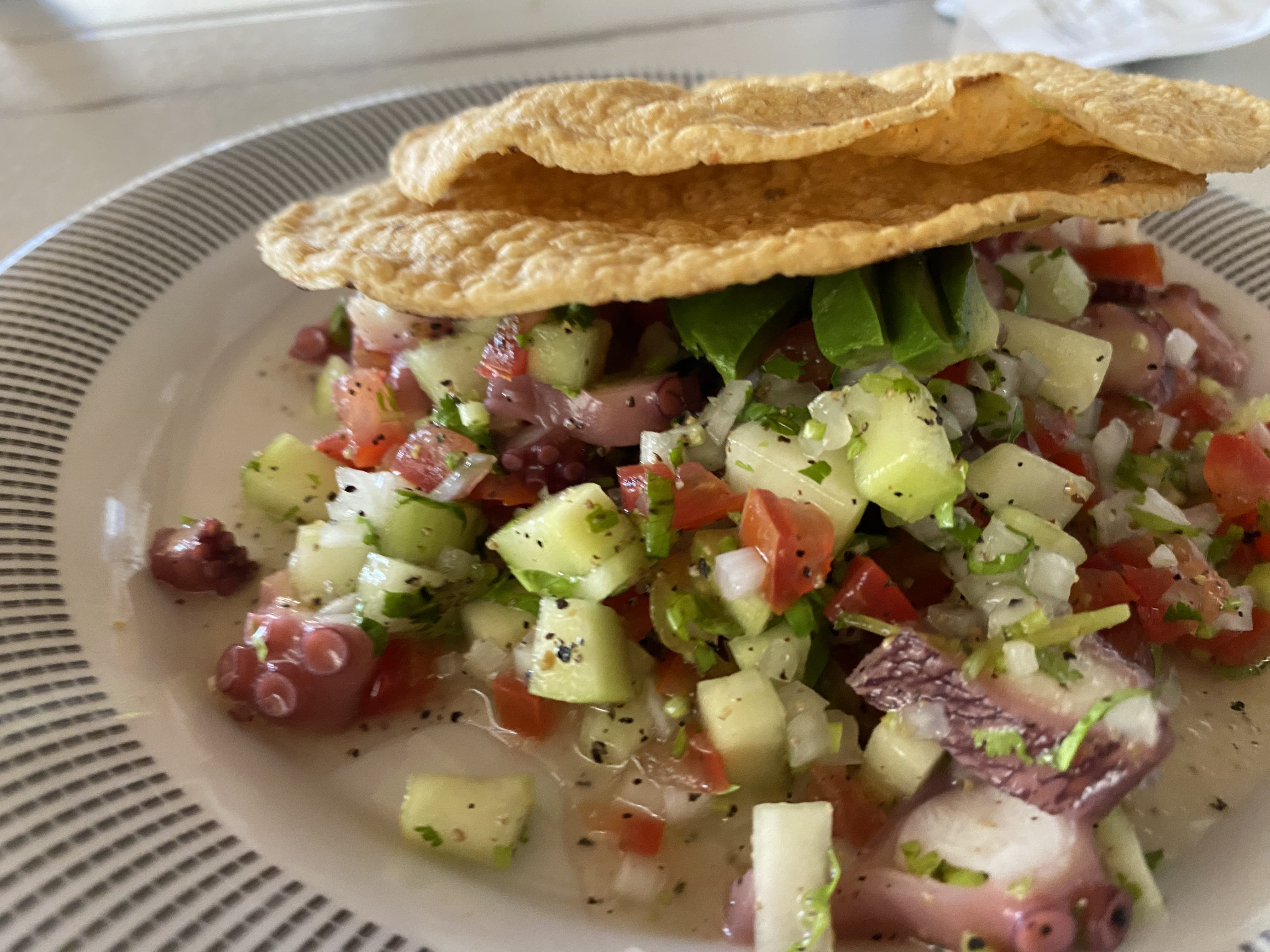 Tostada Ceviche mixto (CAM y pulpo )